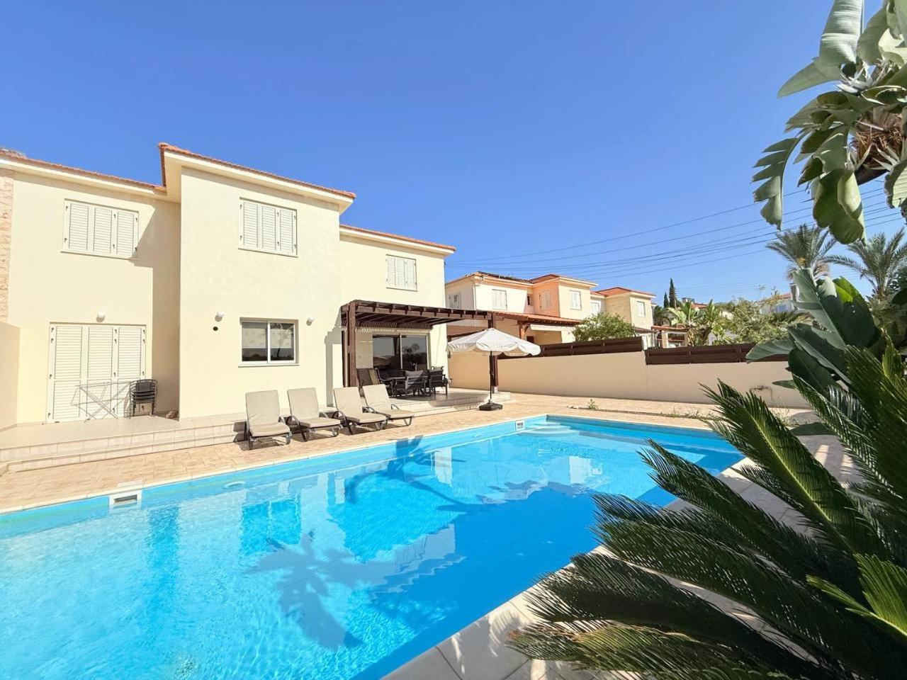 Atlantica 4 Bedroom Villa Near The Beach Protaras Exterior photo